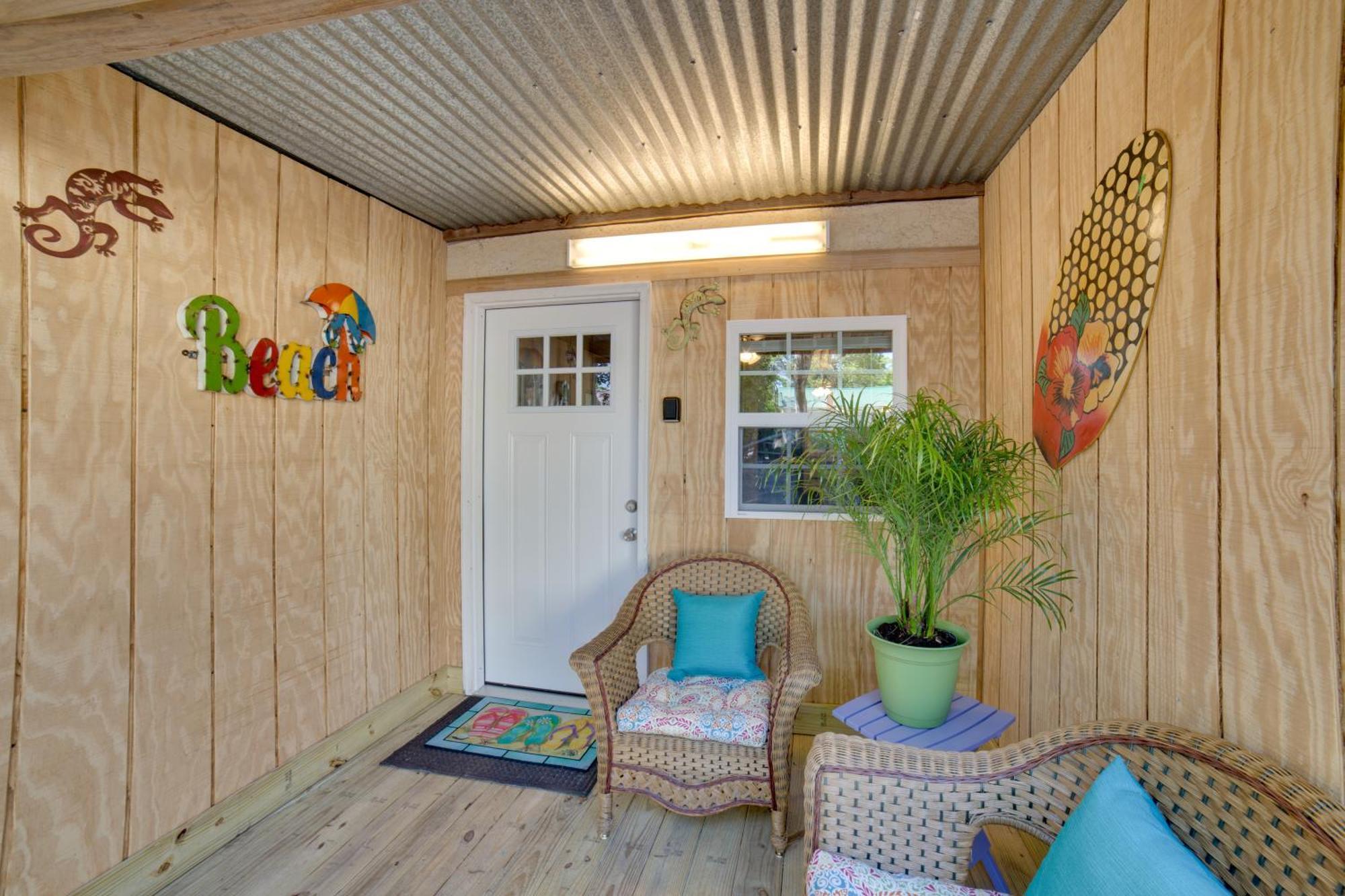 Ocean Isle Beach Studio With Patio - 1 Mi To Pier! Luaran gambar