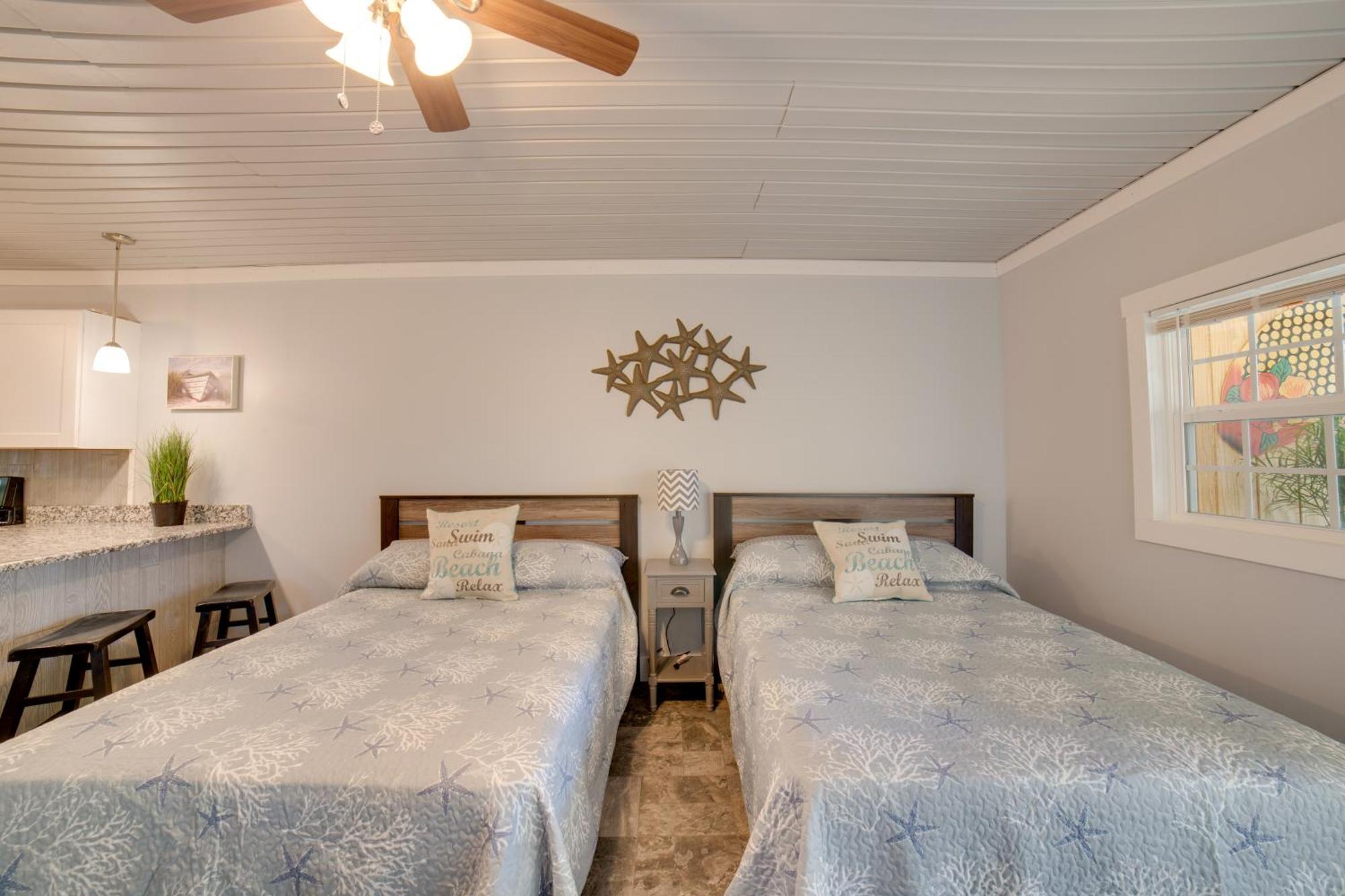 Ocean Isle Beach Studio With Patio - 1 Mi To Pier! Luaran gambar