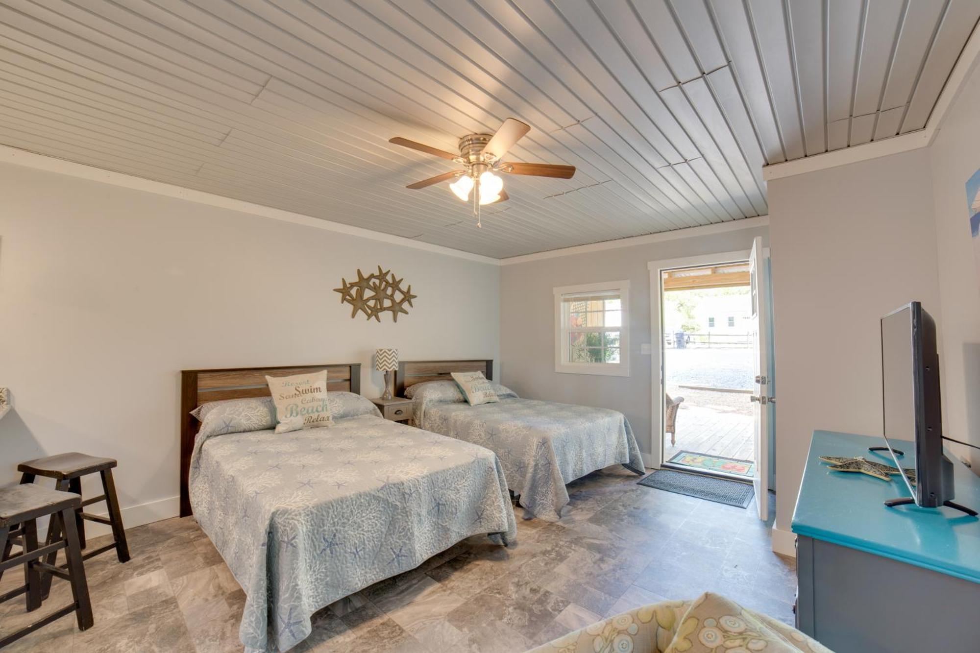 Ocean Isle Beach Studio With Patio - 1 Mi To Pier! Luaran gambar