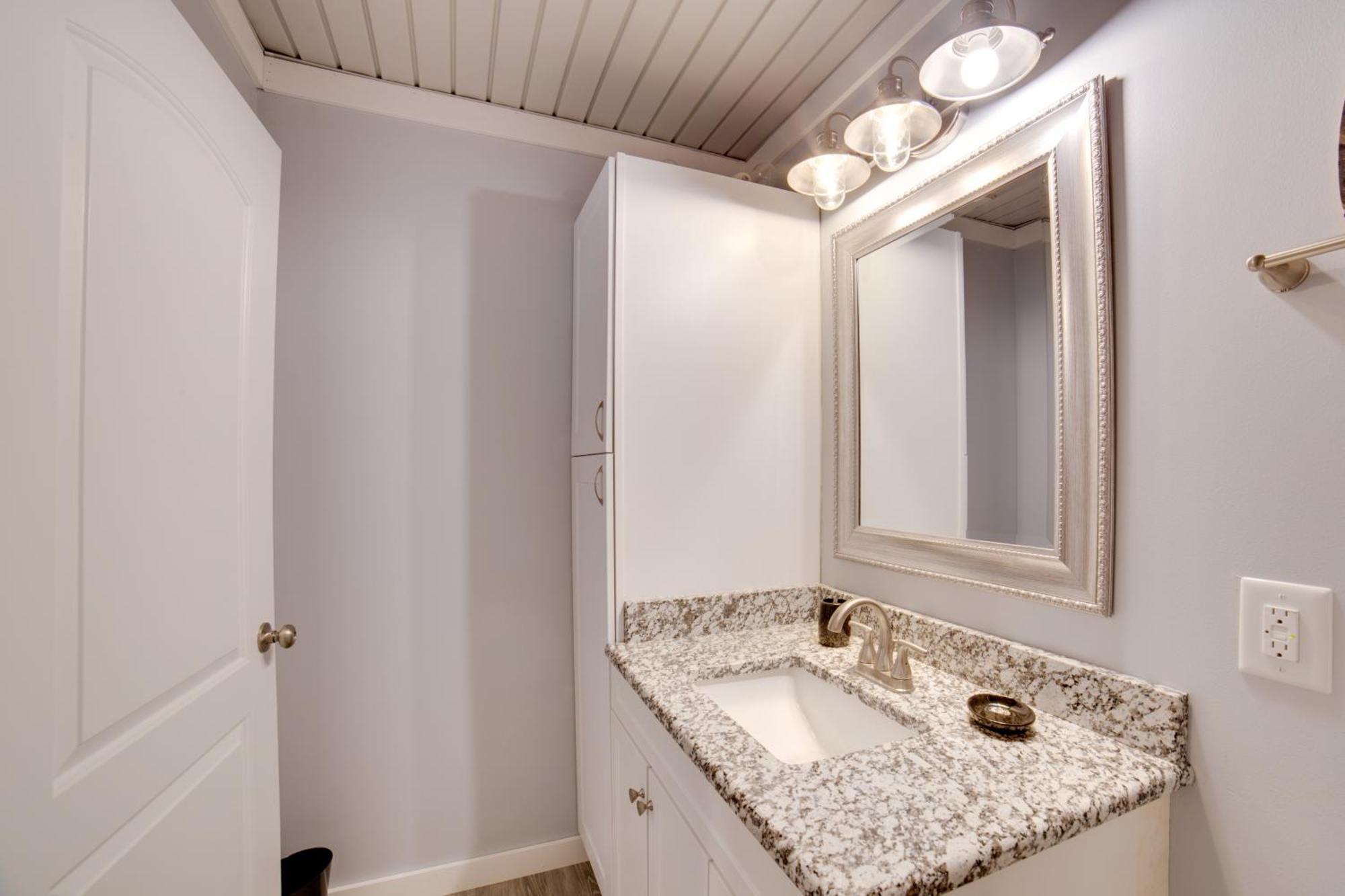 Ocean Isle Beach Studio With Patio - 1 Mi To Pier! Luaran gambar